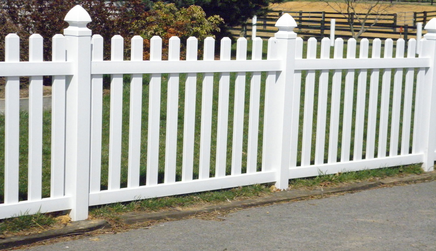 PVC Vinyl residential fence picture